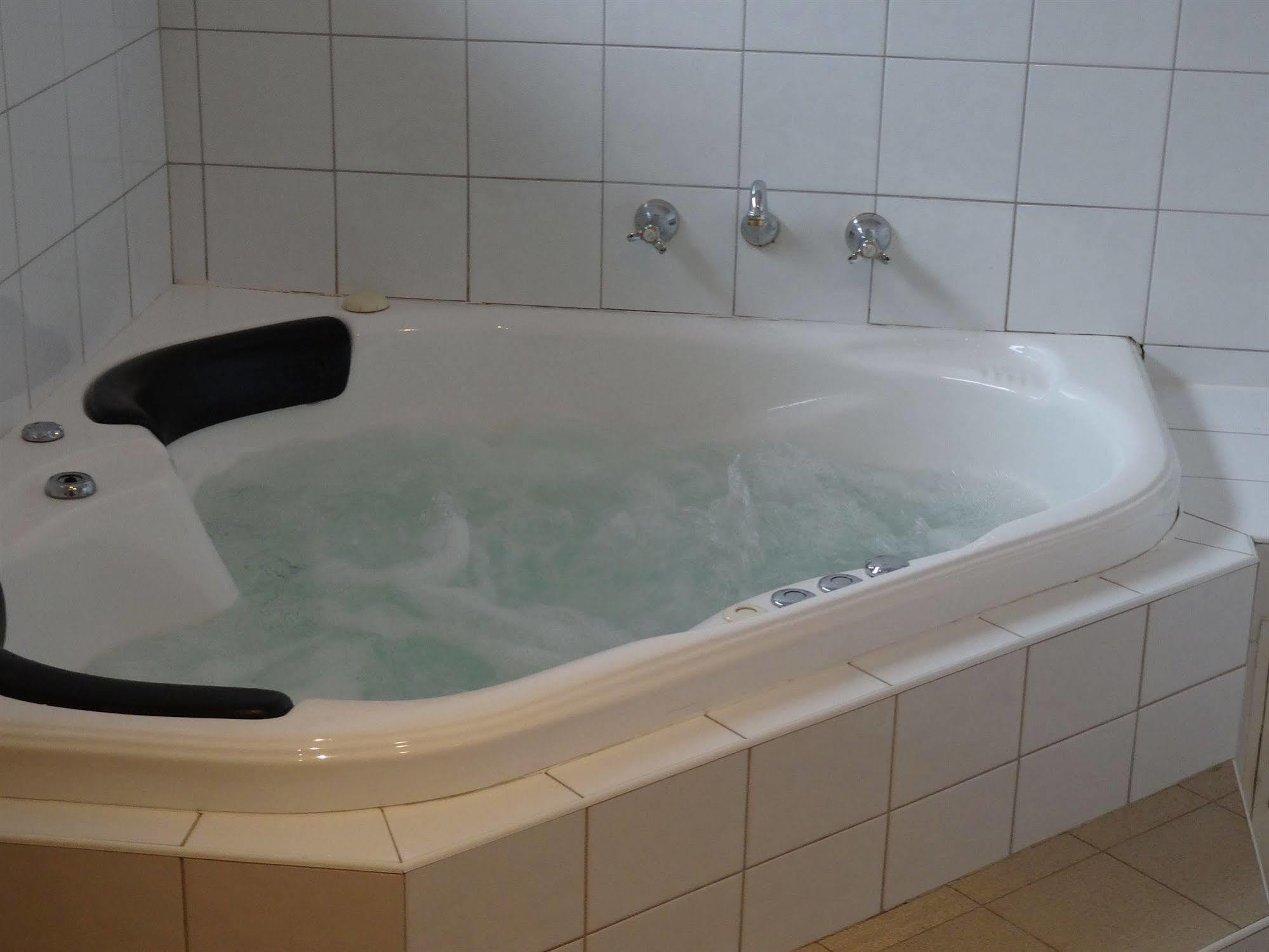 Sunshine Motor Inn Ardeer Экстерьер фото